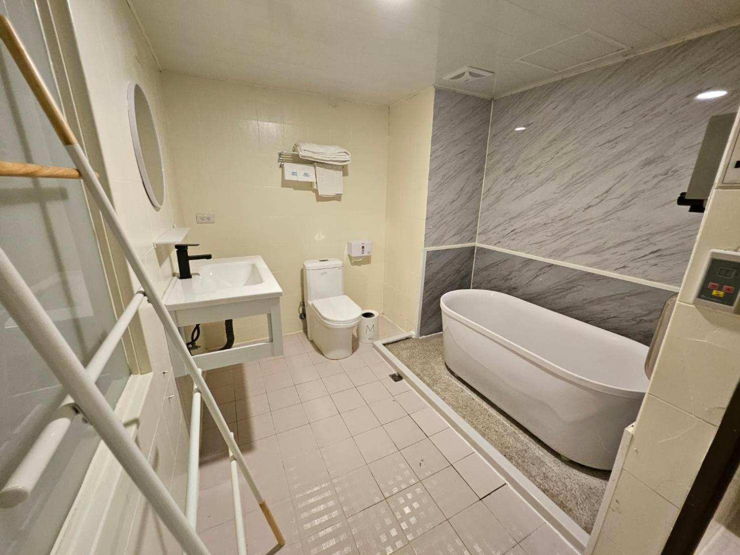 Joy Garden Hotel Kaohsiung Zewnętrze zdjęcie